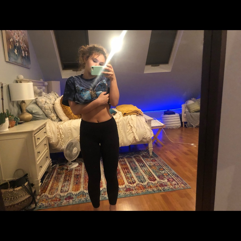 YOGALICIOUS BLACK LEGGINGS!